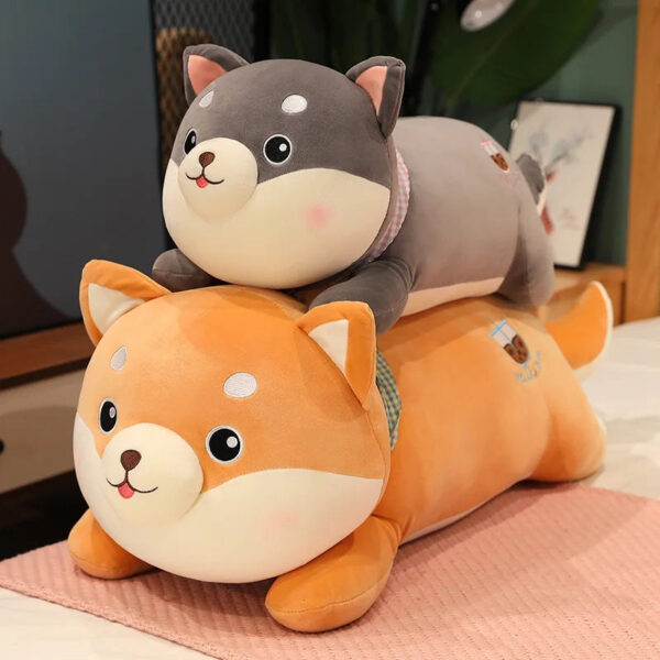 Peluche Shiba Inu pour une promenade