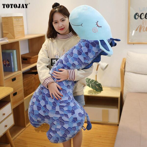 47400016-84bf-4139-9376-4f6c1e96083b.jpg Peluche Girafe Bleue Géante