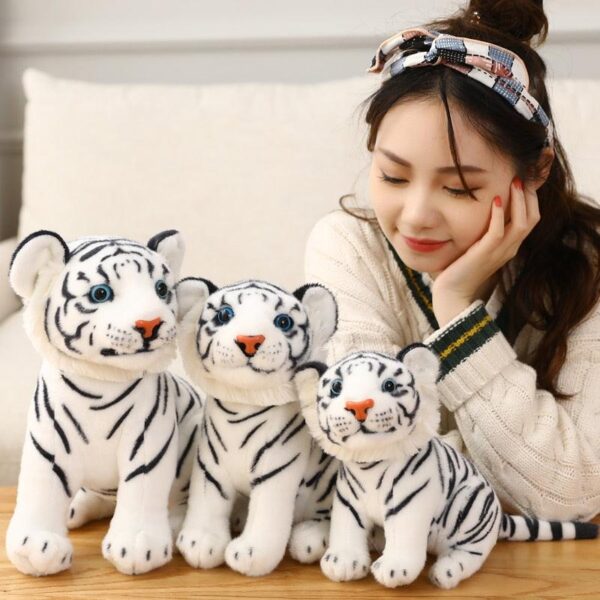 5bd5cc10-72ac-45f6-ad4e-d561f31de562.jpg Peluche Tigre accroupi