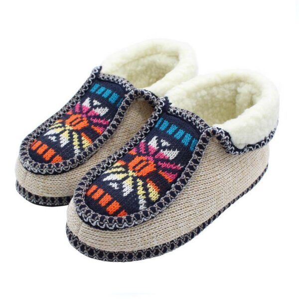 6220e216c570cc4b60884d73ee5cb169_c4c318d1-6020-488f-adb7-fa2b2621ff88.jpg Chaussons en peluche tricotés aztèques