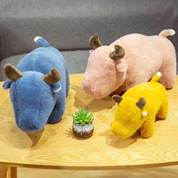 64ca3245-fa25-461b-b340-8355f4fbb3e4.jpg Peluches Taureau debout