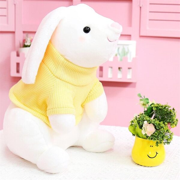Peluche lapin kawaii avec un pull