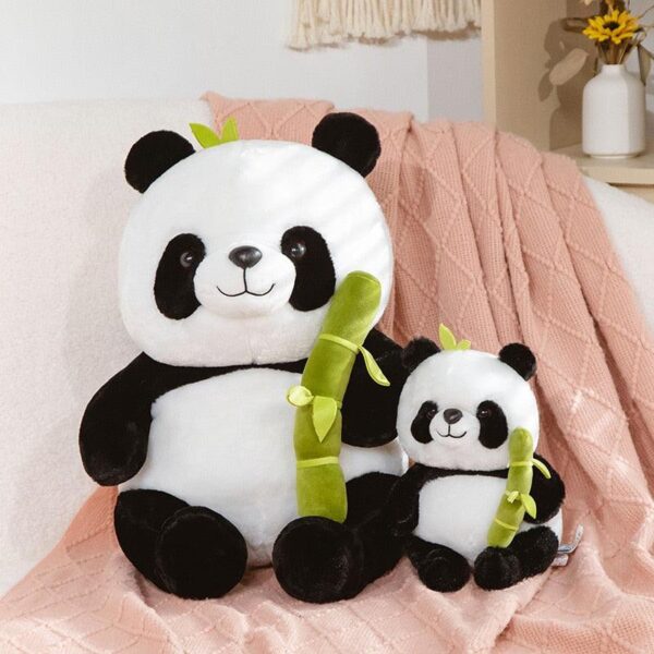 S37d435c1a2c24856a88e0c1a05f8c8c5X.jpg Peluche Panda Bambou Kawaii