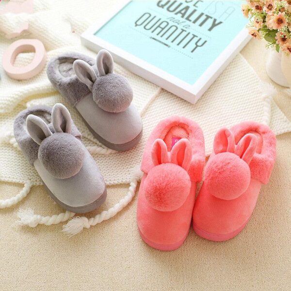 b852068f021c9bdd841ea88228356d3e_d8ebd8f7-ac98-49fd-90ad-56c67f5699ad.jpg Chausson lapin en peluche