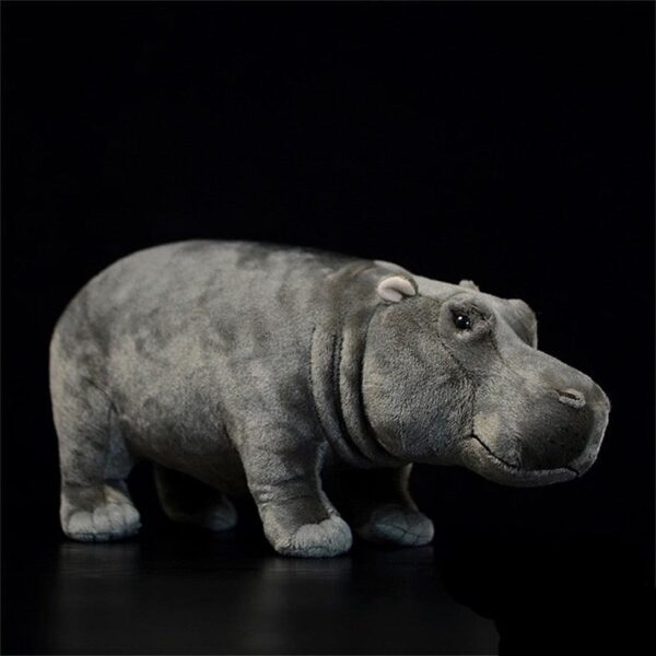 bee7cdd6-23b6-44b3-9475-784fd63ac0ca.jpg Animal en peluche Hippo réaliste de haute qualité