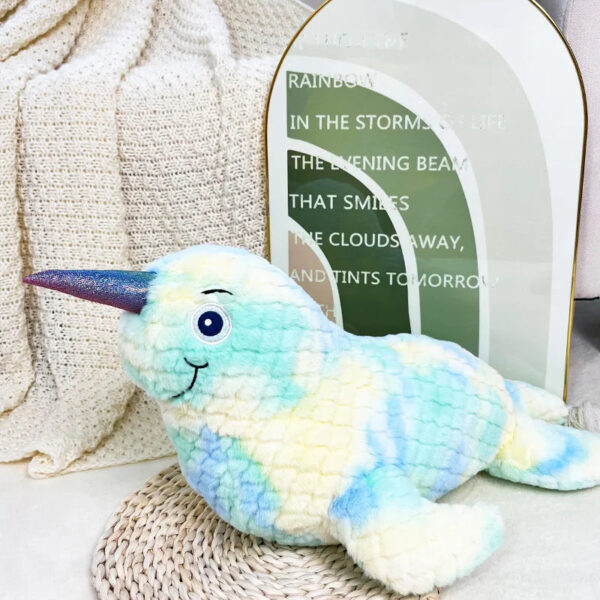 Peluches colorées phoque, otarie et narval