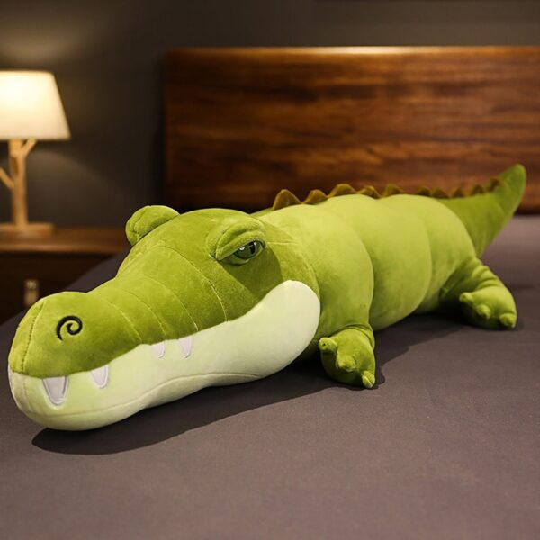 crocodile-geant-peluche-vert-long.jpg Crocodile Géant Peluche