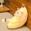 Jouet peluche créatif en forme de cochon qui pèle les bananes