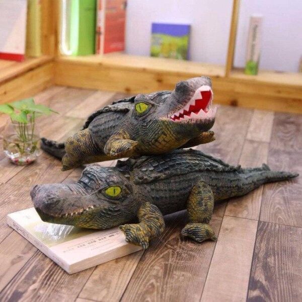grande-peluche-crocodile-realiste-jouet-5.jpg Grande Peluche Crocodile Réaliste