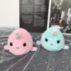 Peluche Réversible Baleine Licorne Rose et Turquoise