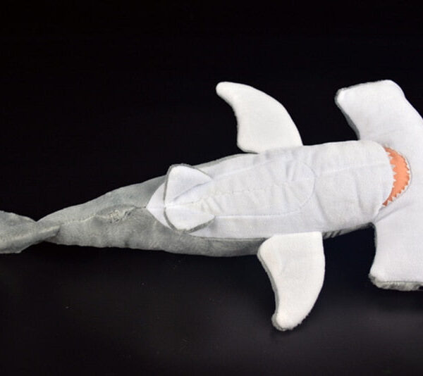 Requin marteau en peluche ultra réaliste