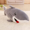 Requin malin en peluche géante