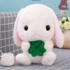 Mignon et doux Loppy le lapin en peluche