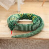 Long serpent vert en peluche pour s'amuser