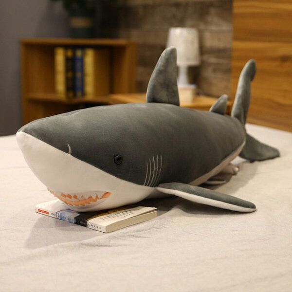 Requin peluche doux aux grosse dents
