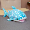Douce peluche xxl en forme de requin
