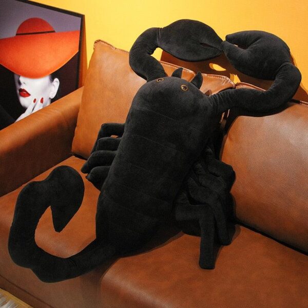 product-image-1772934091_a7e41fbb-512b-49e9-9b24-be0b8bb900dd.jpg Peluche Scorpion Noir Géant Ressemblant à la réalité