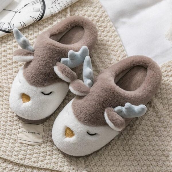 Chaussons en peluche en forme de renne