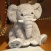Peluche gros éléphant mignon et duveteux