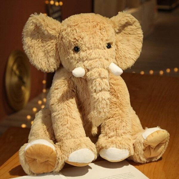 Peluche gros éléphant mignon et duveteux