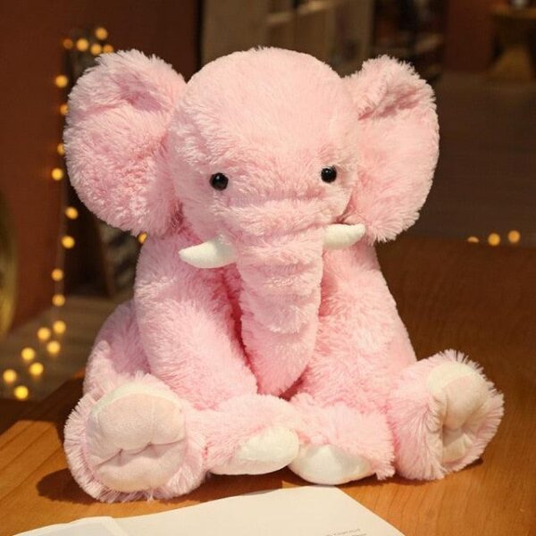 Peluche gros éléphant mignon et duveteux