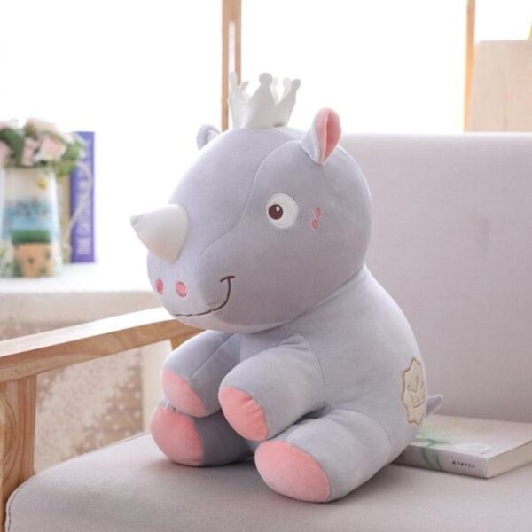 Adorables peluches rhinocéros avec couronnes