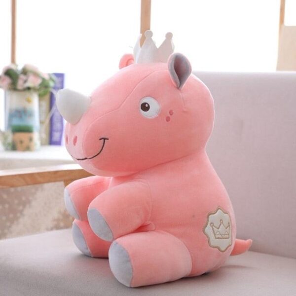 Adorables peluches rhinocéros avec couronnes