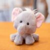 Animaux pelucheux à tête secouée