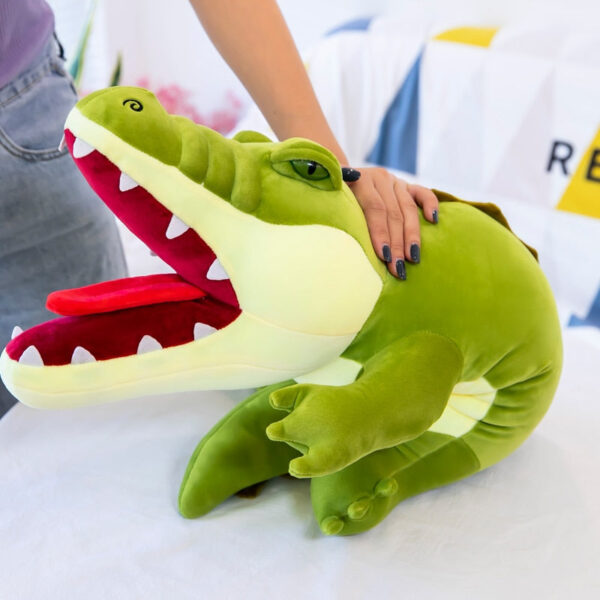 crocodile en peluche realiste.jpg crocodile en peluche realiste.jpg