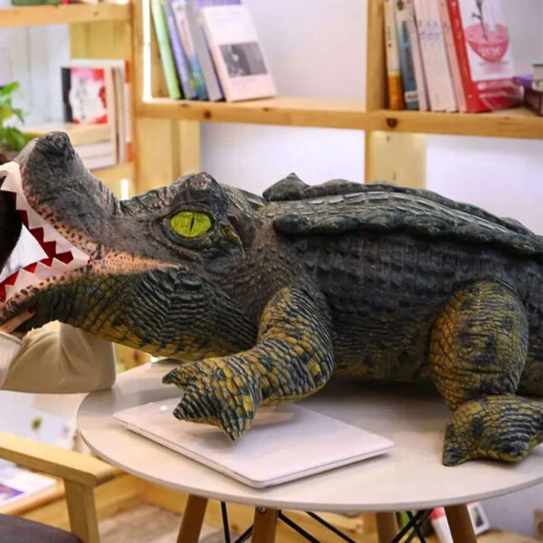 grosse peluche crocodile allonge.jpg grosse peluche crocodile allonge.jpg