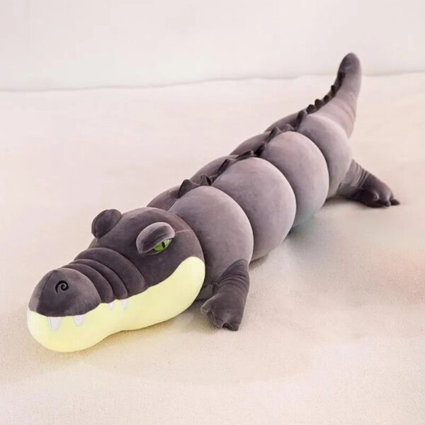 peluche geante crocodile aux grands yeux.jpg peluche geante crocodile aux grands yeux.jpg