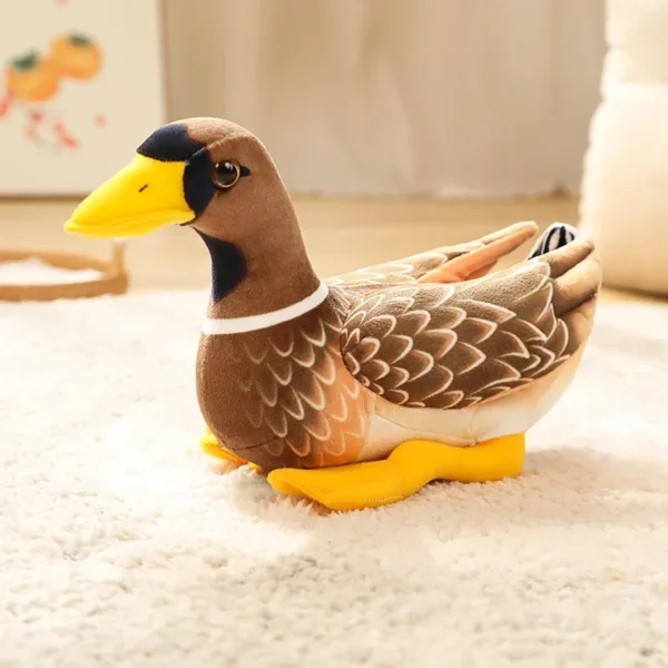 Peluche de canard sauvage nageant
