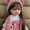Bébé fille réaliste en vinyle souple