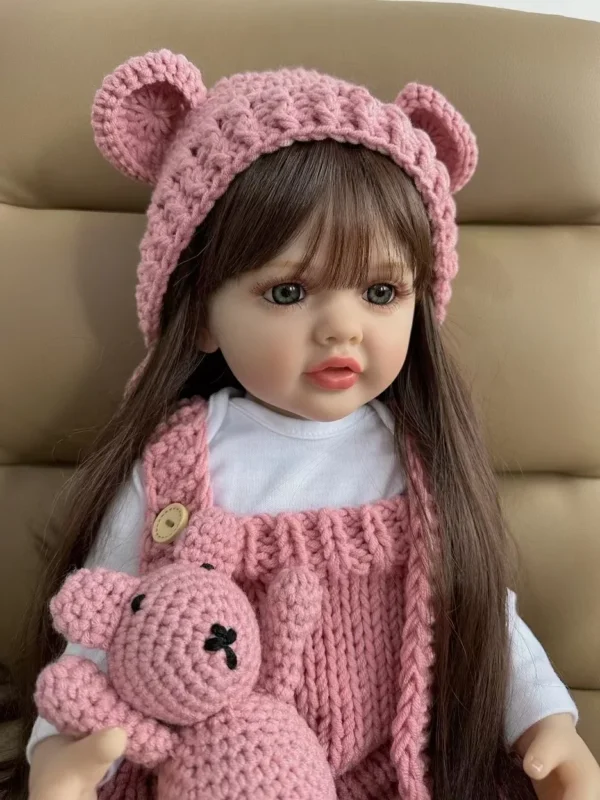 Bébé fille réaliste en vinyle souple